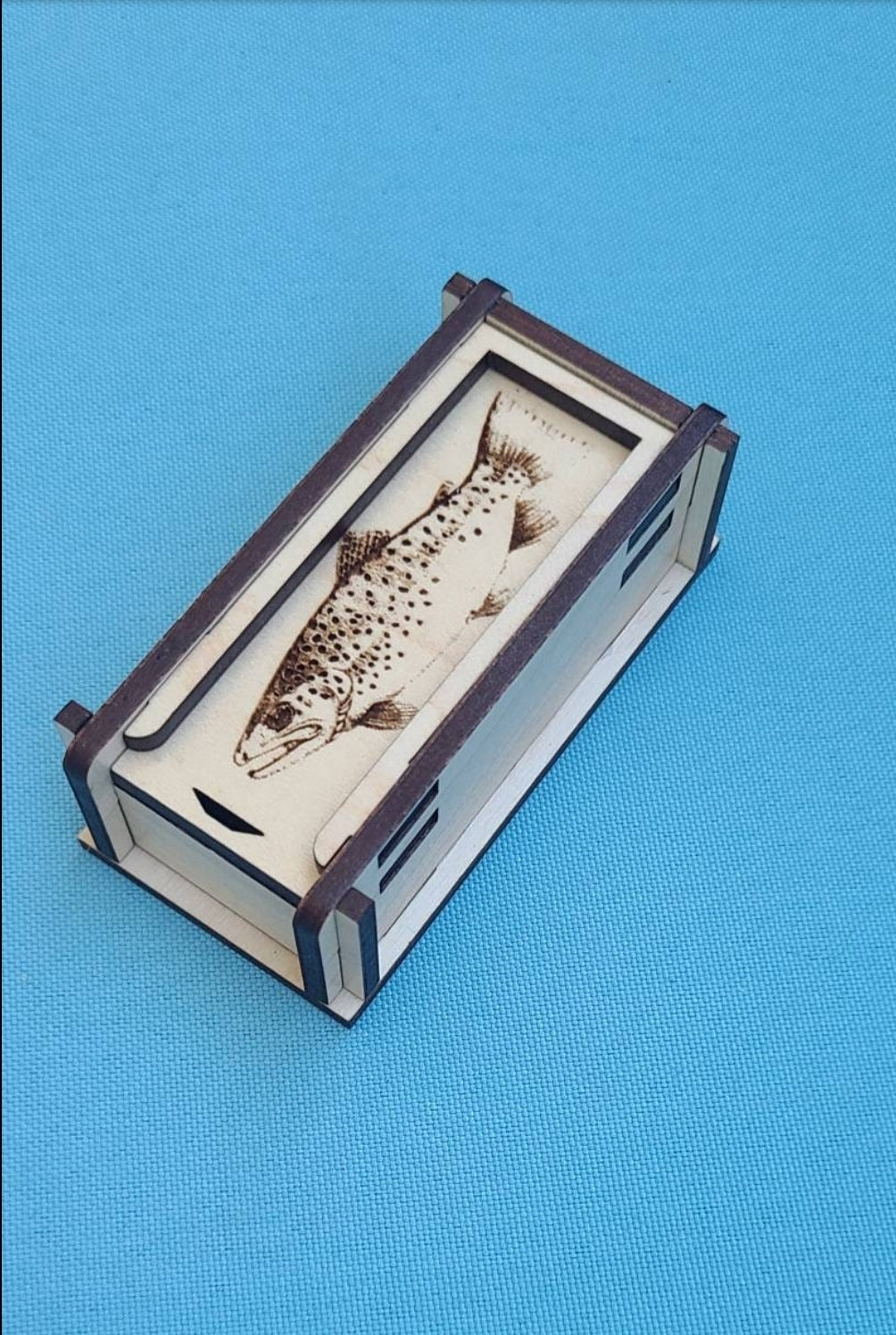 Small Wooden Fly tie box with 5 flies / Fly fishing